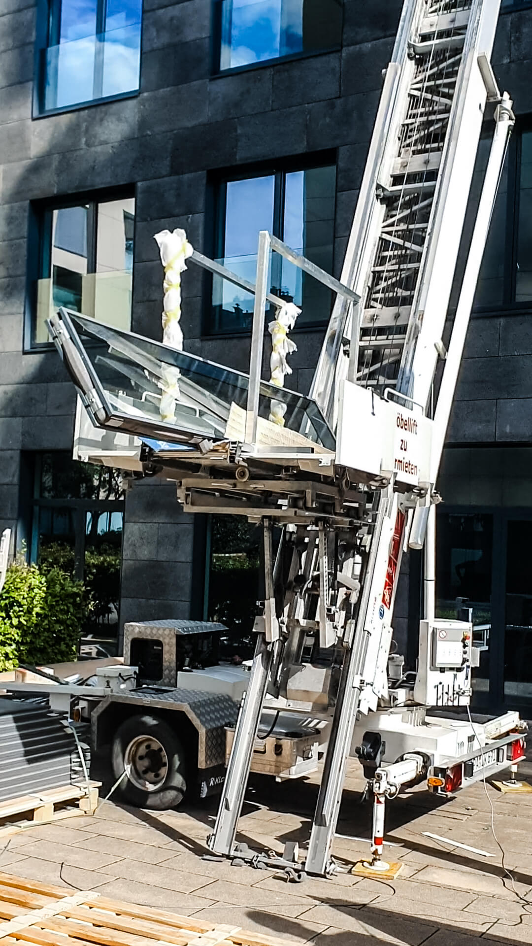 schuster-group-gmbh-moebellift-tischler